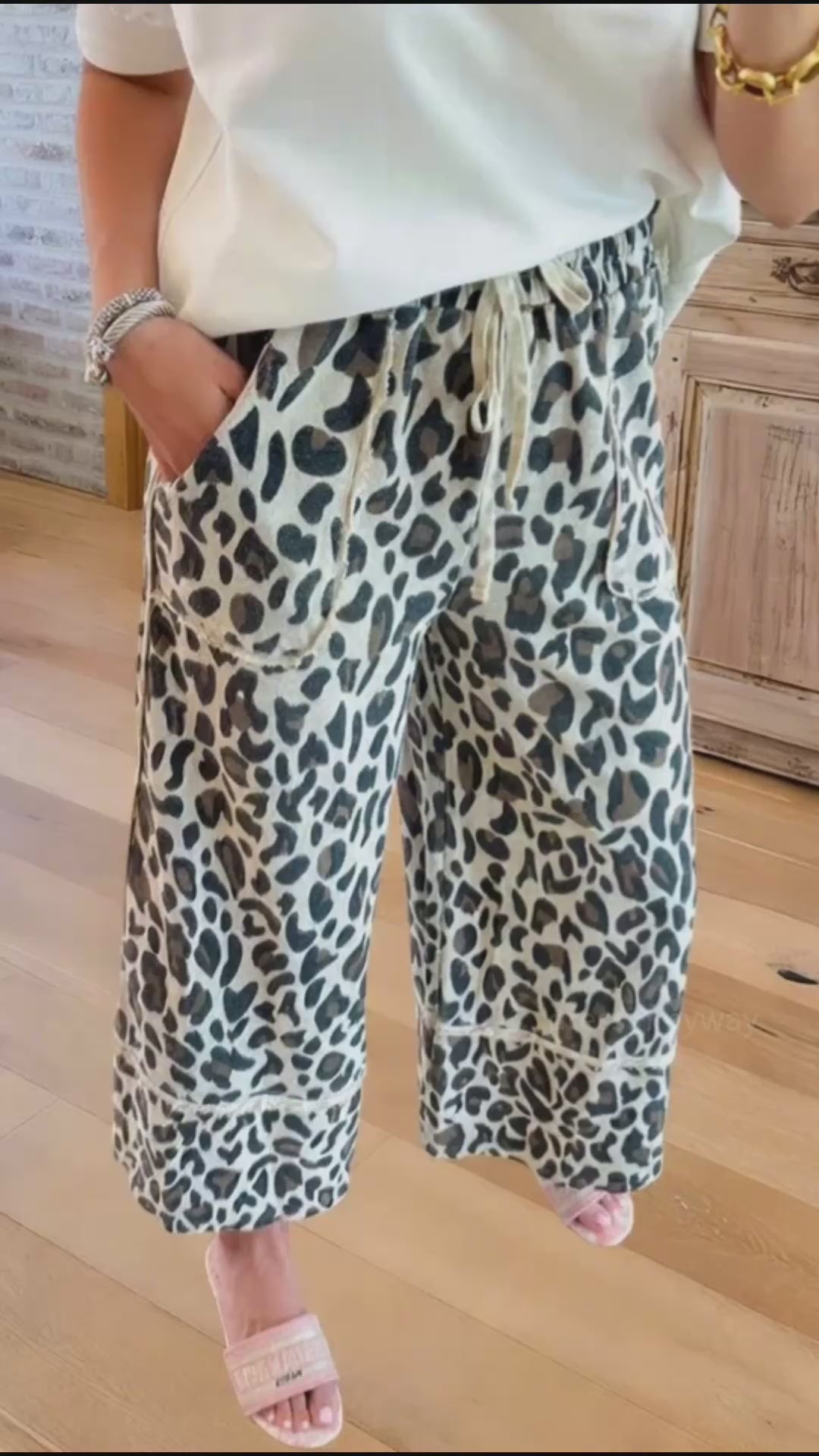 Women's Leopard Wide Leg Cropped Pants